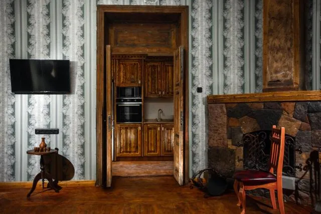  ARmoon Hotel - picture  : Seating area,TV/entertainment centre,TV and multimedia,Seating area,Property 