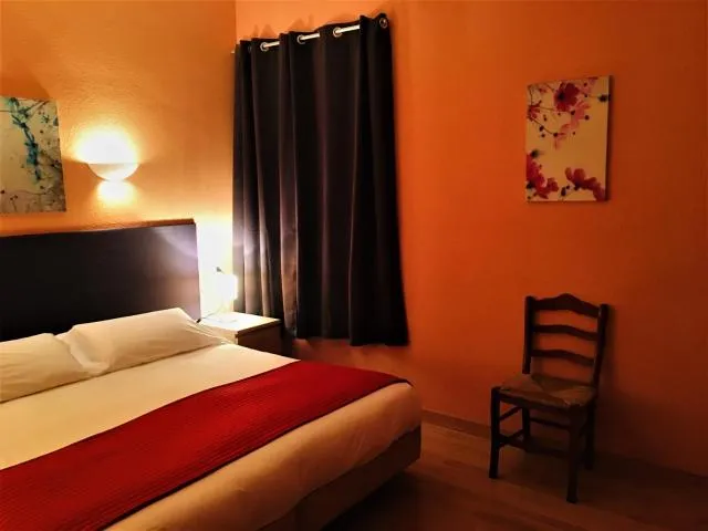  Hotel Roc de St Miquel & Apartment - picture  : Bed,Summer,Bedroom,Property 