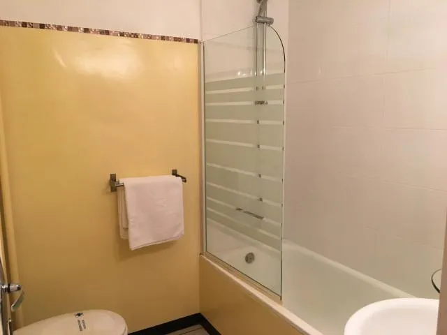  Hotel Roc de St Miquel & Apartment - picture  : Bathroom,Bathroom,Property 