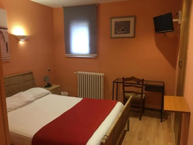  Hotel Roc de St Miquel & Apartment - picture  : Bed,Bedroom,Property 