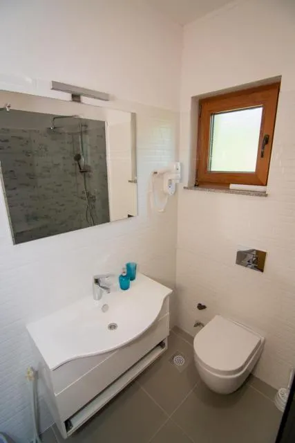  Holiday Home Faruk - picture  : Bathroom 