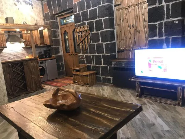  Old Gyumri Guest House / Հին Գյումրի հյուրատուն - picture  : Seating area,TV/entertainment centre,Summer,Seating area,Property 