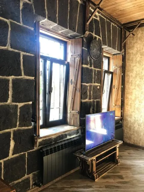  Old Gyumri Guest House / Հին Գյումրի հյուրատուն - picture  : Seating area,TV/entertainment centre,Seating area,Property 