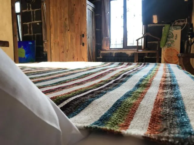  Old Gyumri Guest House / Հին Գյումրի հյուրատուն - picture  : Bed,Bedroom,Property 