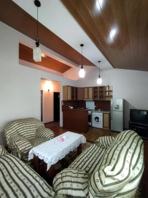  Lucy Holiday Home - cover picture 