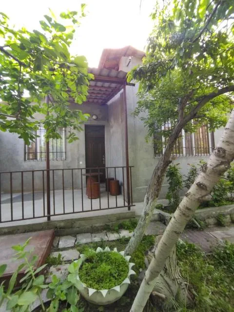  Lucy Holiday Home - picture  : Property building 