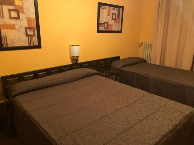  Hotel Refugi dels Isards - picture  : Seating area,Bed,Summer,Family,Property 