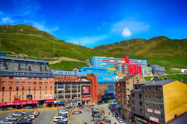  Cal Ruiz - picture  : Natural landscape,Shopping Area,Property 