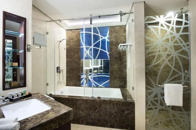  Gulf Court Hotel Business Bay - picture  : Bathroom,Photo of the whole room,On site,Room 