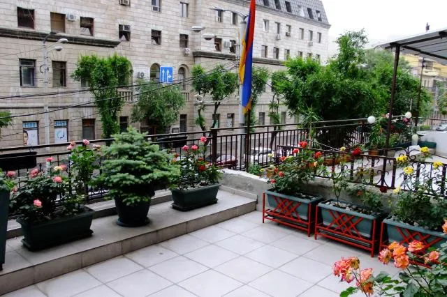  Yerevan center apartment 5A - picture  : Balcony/Terrace,Property 