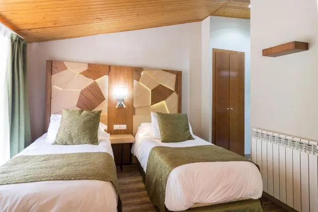  Hotel Princesa Parc - picture  : Bed,Bed,Bedroom,Property,Room 