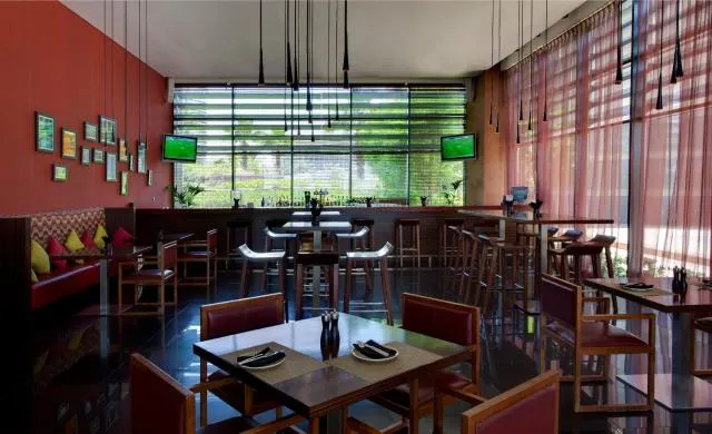  Park Inn by Radisson Abu Dhabi Yas Island - picture  : Toilet,Restaurant/places to eat,Property 