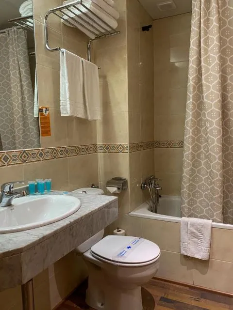  Somriu Hotel Vall Ski - picture  : Bathroom,Bathroom,Property 