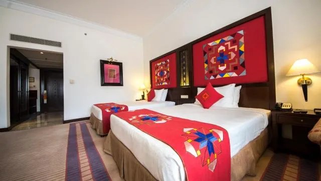  Kabul Serena Hotel - picture  : Bed 