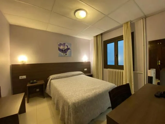  Somriu Hotel City M28 - picture  : Bed 
