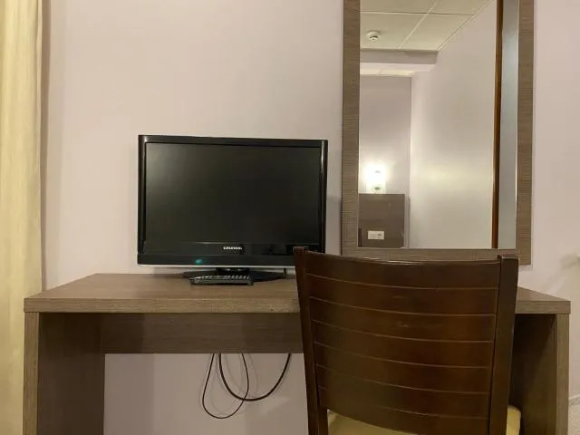  Somriu Hotel City M28 - picture  : TV/entertainment centre 