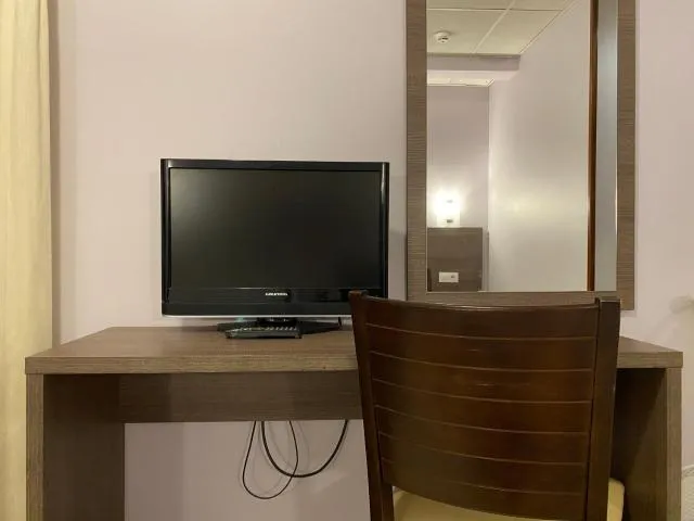  Somriu Hotel City M28 - picture  : TV/entertainment centre 