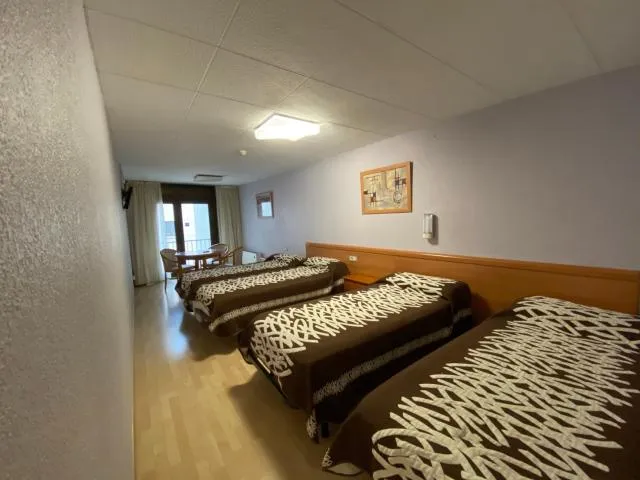  Somriu Hotel City M28 - picture  : Bed 