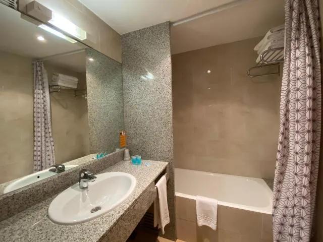  Somriu Hotel City M28 - picture  : Bathroom 