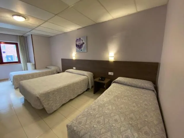  Somriu Hotel City M28 - picture  : Bed 