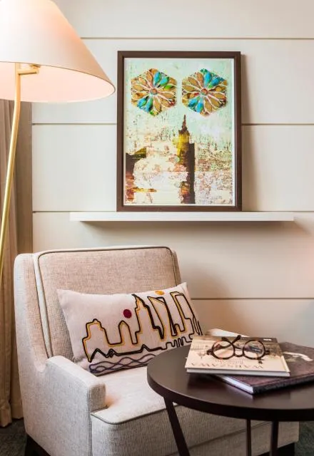  InterContinental Warszawa, an IHG Hotel - picture  : Seating area,Seating area,Bedroom,Property 