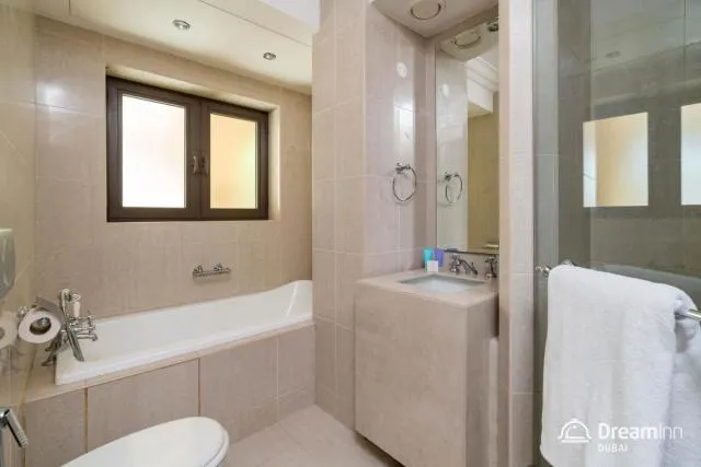  Dream Inn Apartments - Arabian Old Town - picture  : Bathroom,Bathroom,Property 