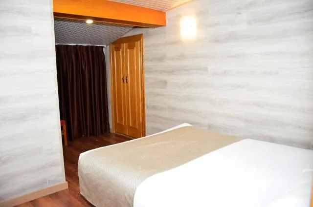  Cal Ruiz - picture  : Bed,Bedroom,Property 