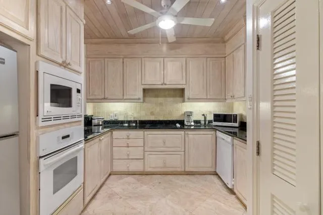  Seabreeze Supernova - picture  : Kitchen/kitchenette,Kitchen or kitchenette,kitchen,Property 