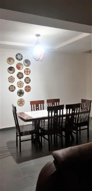  Maison de Passage - Isaro Passage House - Vacation Rental In Kigali - photo  : Toilettes,Salle à manger 