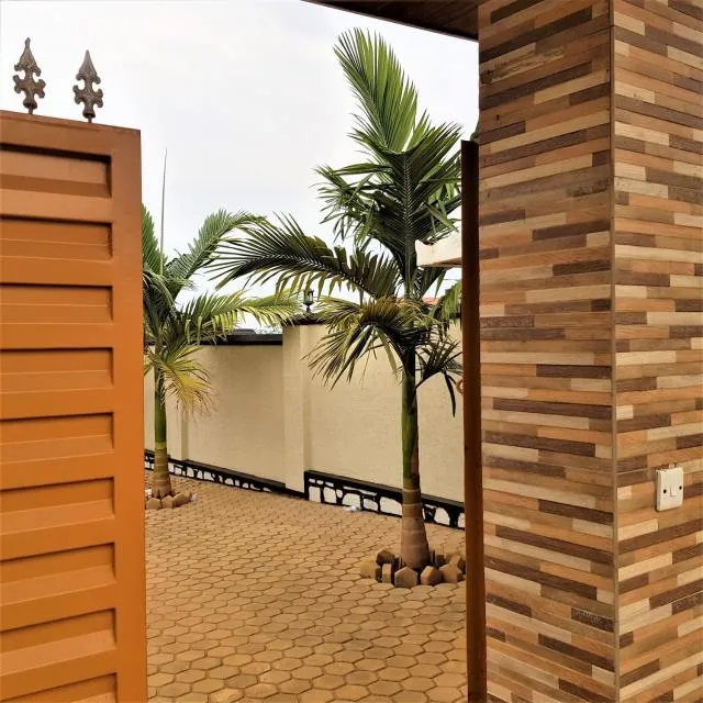  Maison de Passage - Isaro Passage House - Vacation Rental In Kigali - photo  : Immeuble immobilier 