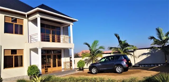  Maison de Passage - Isaro Passage House - Vacation Rental In Kigali - photo  : Immeuble immobilier 