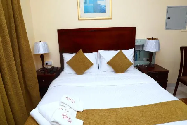  Onyx Hotel Apartments - picture  : Bed 