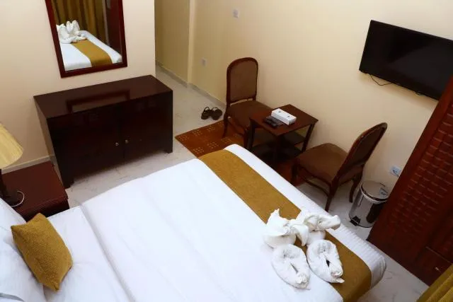  Onyx Hotel Apartments - picture  : TV/entertainment centre 