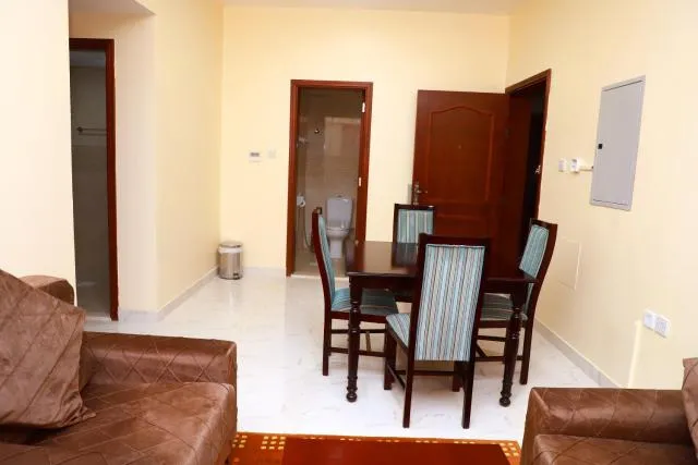  Onyx Hotel Apartments - picture  : Seating area,Dining area 