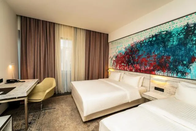  Messier 53 Hotel Yerevan - picture  : Bed,Photo of the whole room,Room 