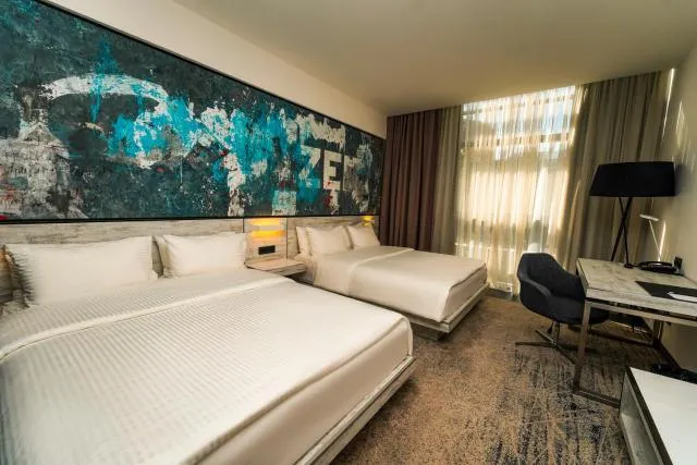  Messier 53 Hotel Yerevan - picture  : Bed,Photo of the whole room,Room 