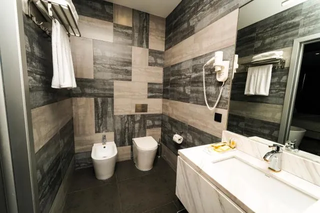  Messier 53 Hotel Yerevan - picture  : Bathroom,Bathroom,Property 