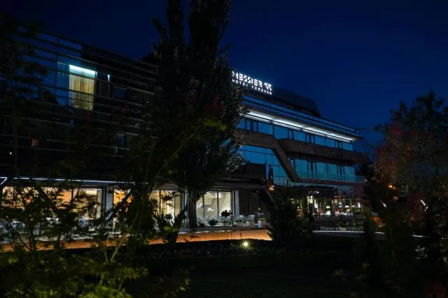  Messier 53 Hotel Yerevan - picture  : Facade/entrance,Property building,Property 