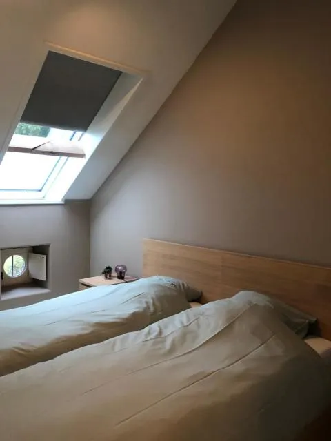  Factorij10 - picture  : TV/entertainment centre,Bed,Bedroom,Property 