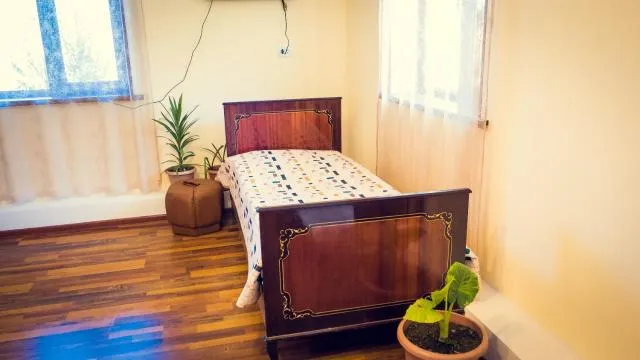  AMOJ B&B and Guest house - picture  : TV/entertainment centre,Bed 