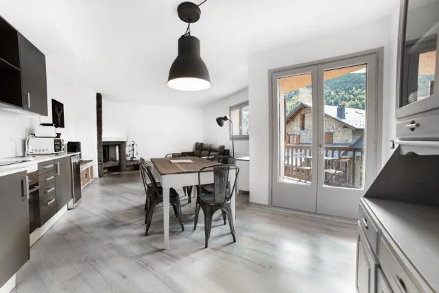  Avet - cover picture 