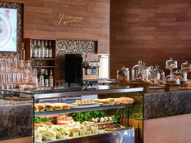  Swissôtel Al Ghurair Dubai - picture  : Restaurant/places to eat,Dining area,On site,Property 