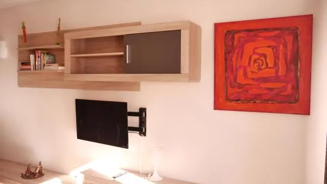  Tarter Parc - picture  : TV/entertainment centre 