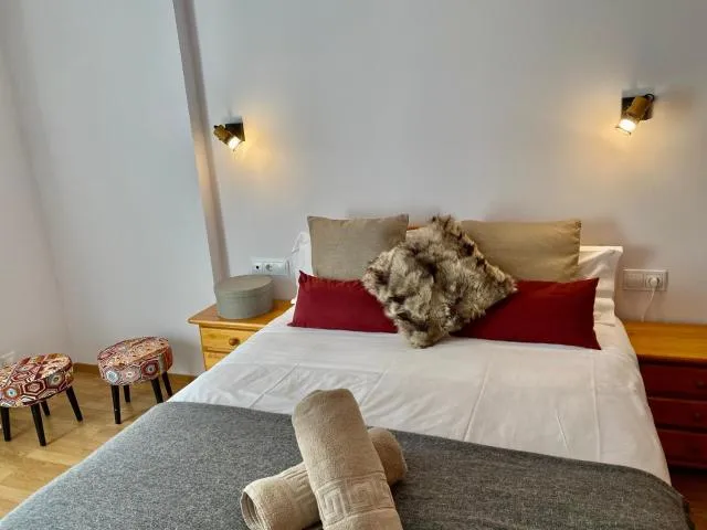  PROBER_TERRASSES DEL TARTER - picture  : Seating area,Bed,Bed,Photo of the whole room,Bedroom,Property,Room 