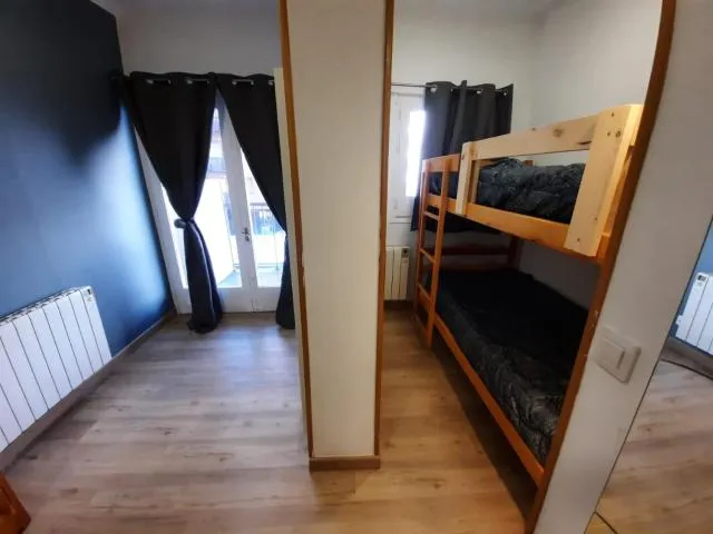  Altissim Tres Estrelles - picture  : Off site,bunk bed,Room 