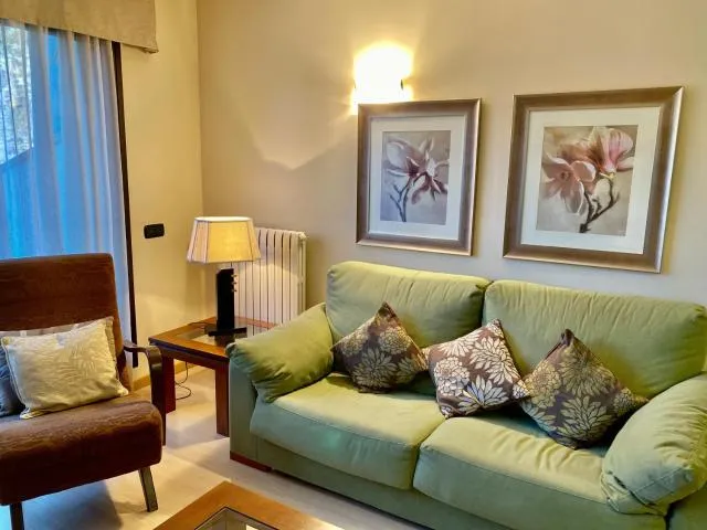  PROBER_SISCARO - picture  : Seating area,Living room,Seating area,Property 