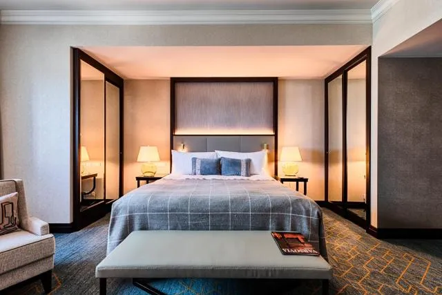  InterContinental Warszawa, an IHG Hotel - picture  : Bed,Photo of the whole room,Room 