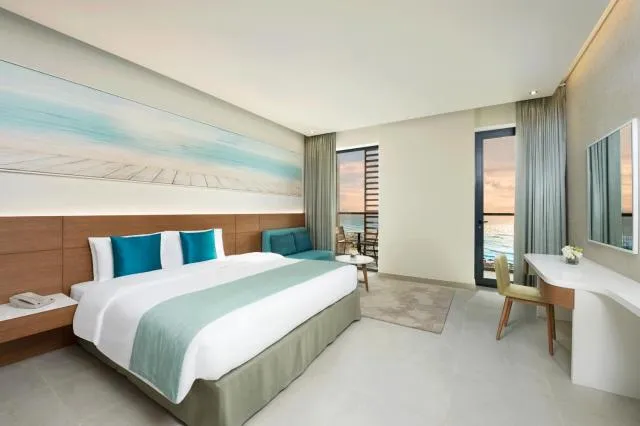  Wyndham Garden Ajman Corniche - picture  : Bed,Photo of the whole room,Room 