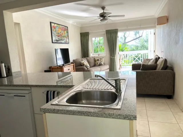  Rockley Golf 810 is a 2 bedroom, 2 Bathroom 1st floor Apartment with pool - picture  : Kitchen/kitchenette,Kitchen or kitchenette,Living room,Property 