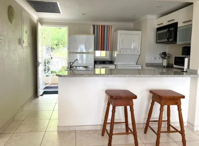  Rockley Golf 810 is a 2 bedroom, 2 Bathroom 1st floor Apartment with pool - picture  : Kitchen/kitchenette,Dining area,Kitchen or kitchenette,Other,Seating area,Property 